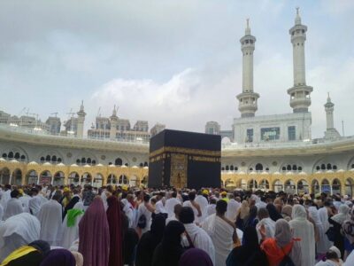 رکورد ۲۵ میلیون نمازگزار و زائر در مسجد الحرام طی دهه نخست رمضان