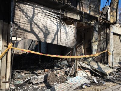 تعدادی از شعب بنیاد بین‌المللی خیریه آبشار عاطفه‌ها در آتش اغتشاشگران سوخت