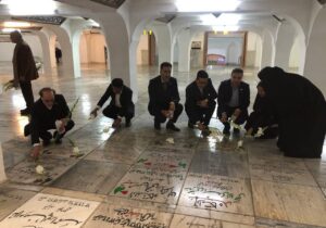 ادای احترام مدیران و کارکنان بیمه دی در خراسان رضوی به مقام والای شهدا